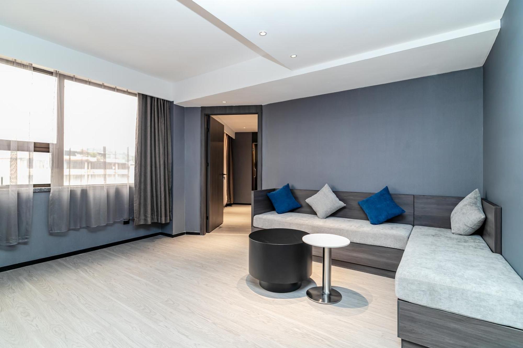 Insail Hotels Гуанджоу Екстериор снимка